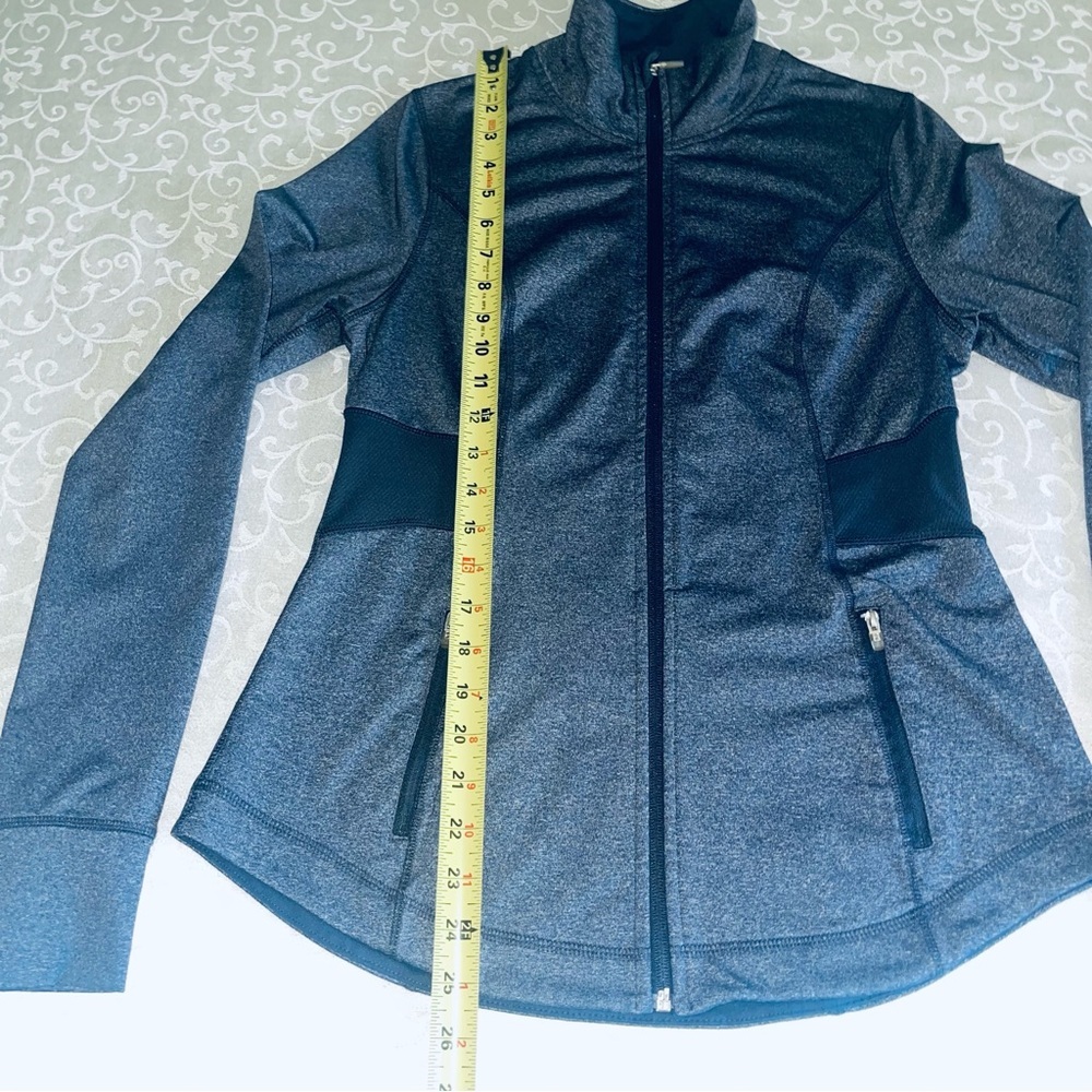 Old Navy Active Fitted Zip Up Jacket - Picture 15 of 16